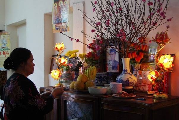 Giải mã giấc mơ thấy thắp hương