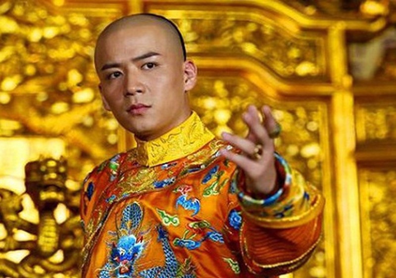 Nằm mơ thấy vua đánh đề con gì?