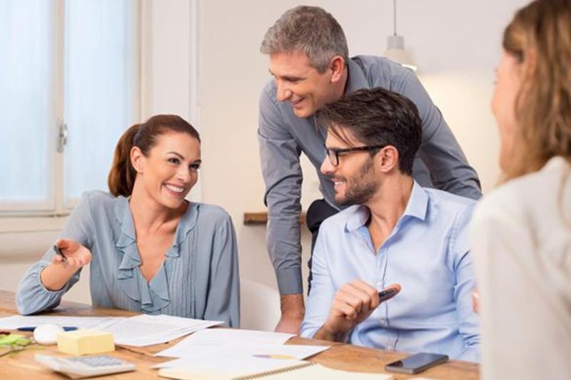 Mơ thấy đồng nghiệp là điềm gì?